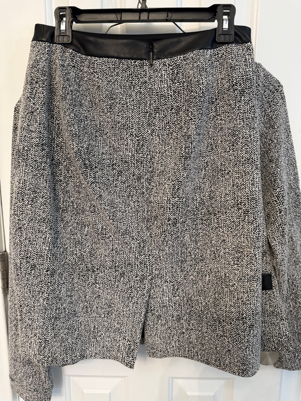 NWT Karl Lagerfeld Black and White Textured Suit with leather like trim - Picture 5 of 5